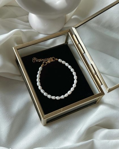 Serene Freshwater Pearl Bracelet
