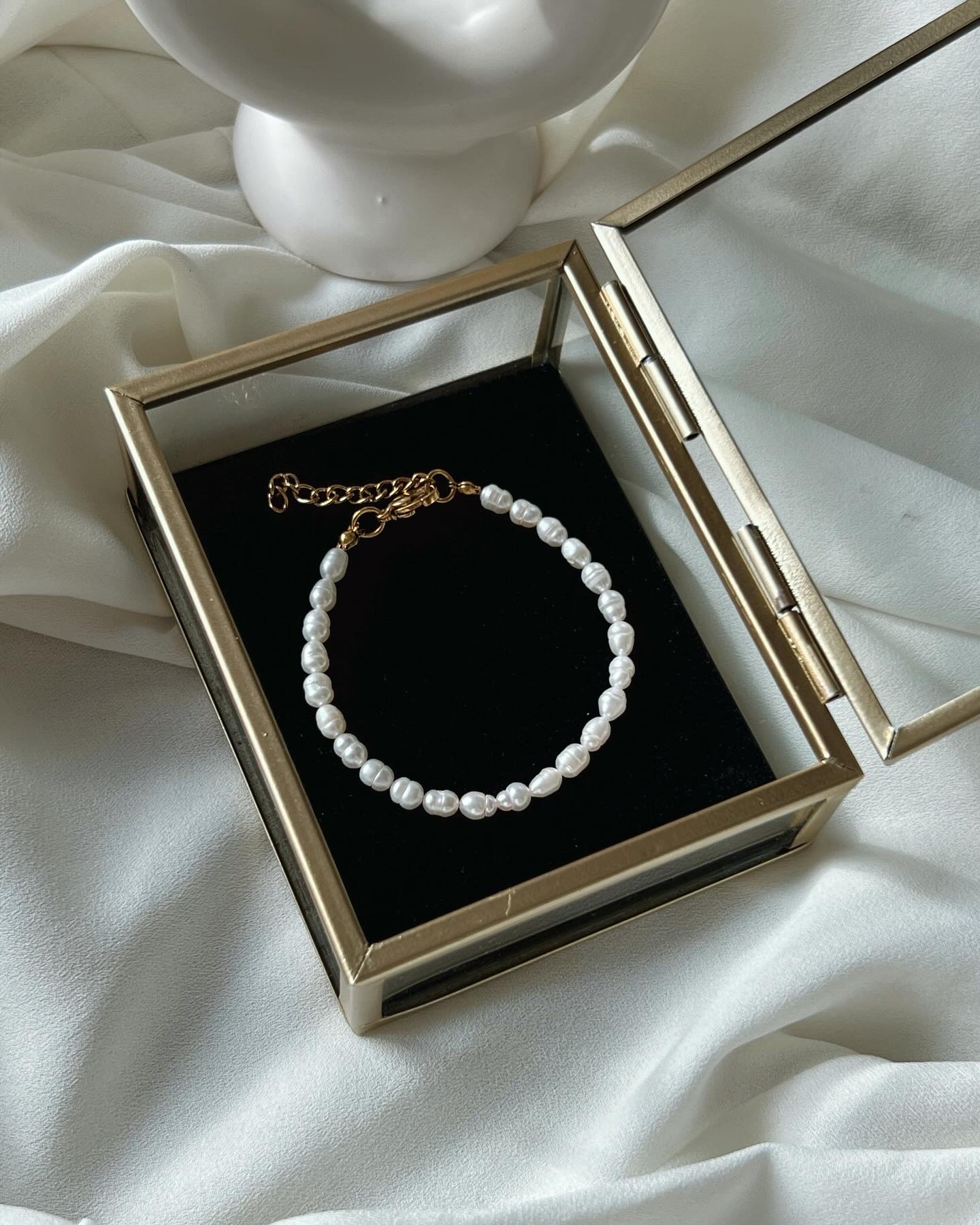 Serene Freshwater Pearl Bracelet