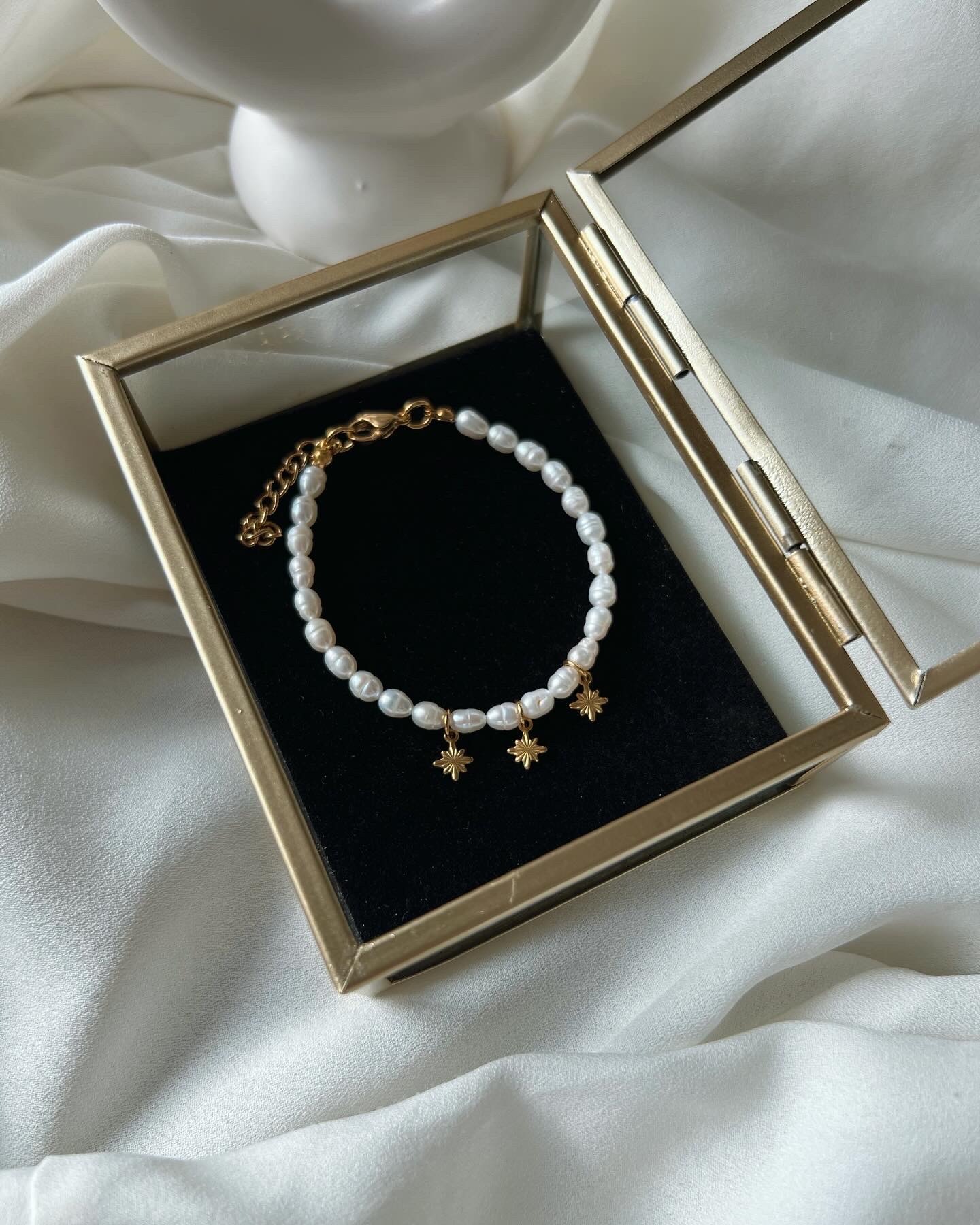 Elizabeth Freshwater Pearl Bracelet