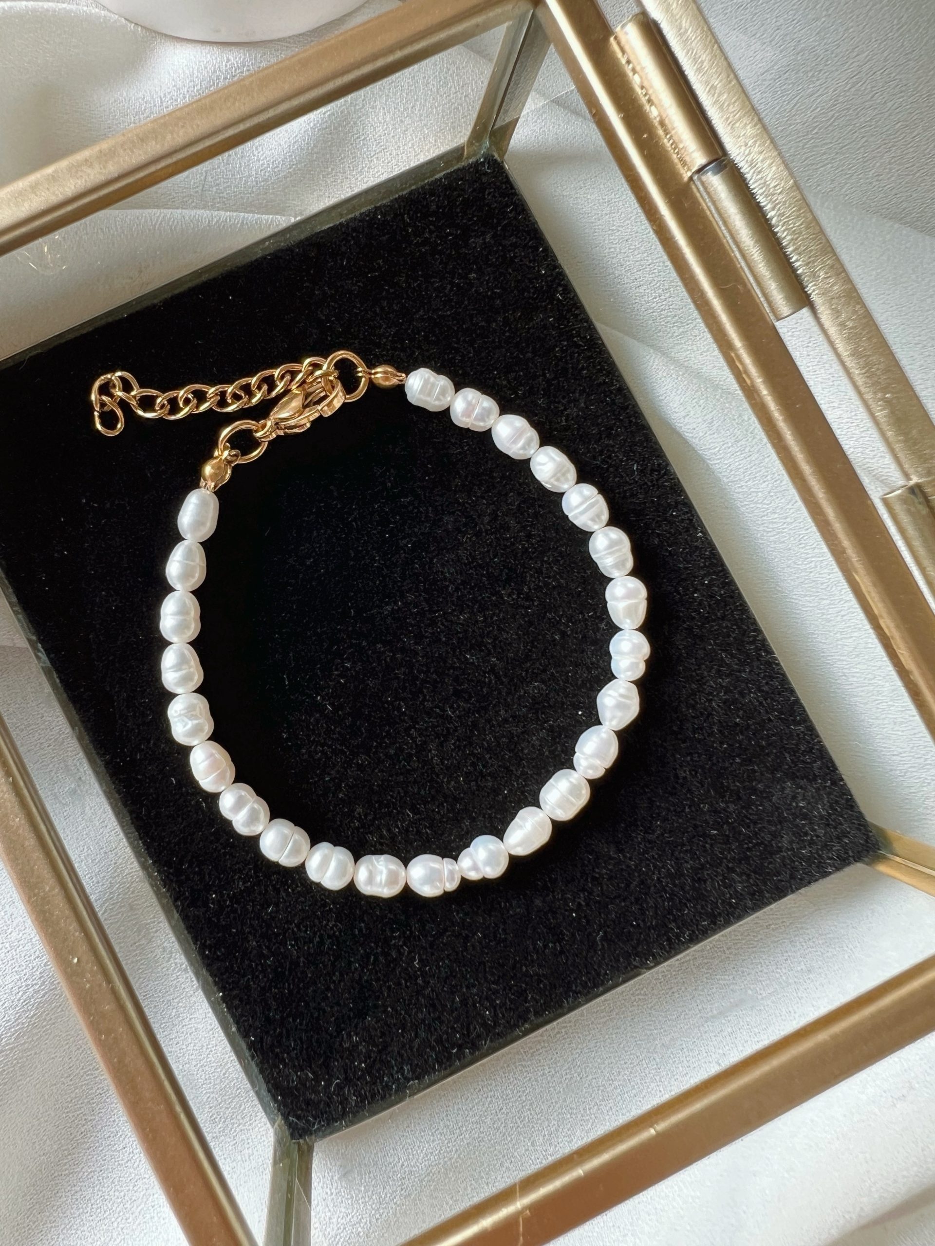 Serene Freshwater Pearl Bracelet - Image 2