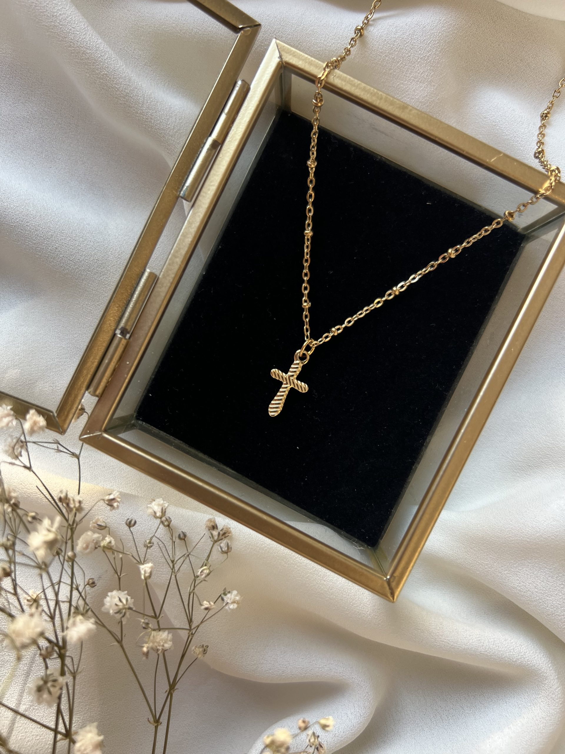 Zemira Cross Necklace - Image 2