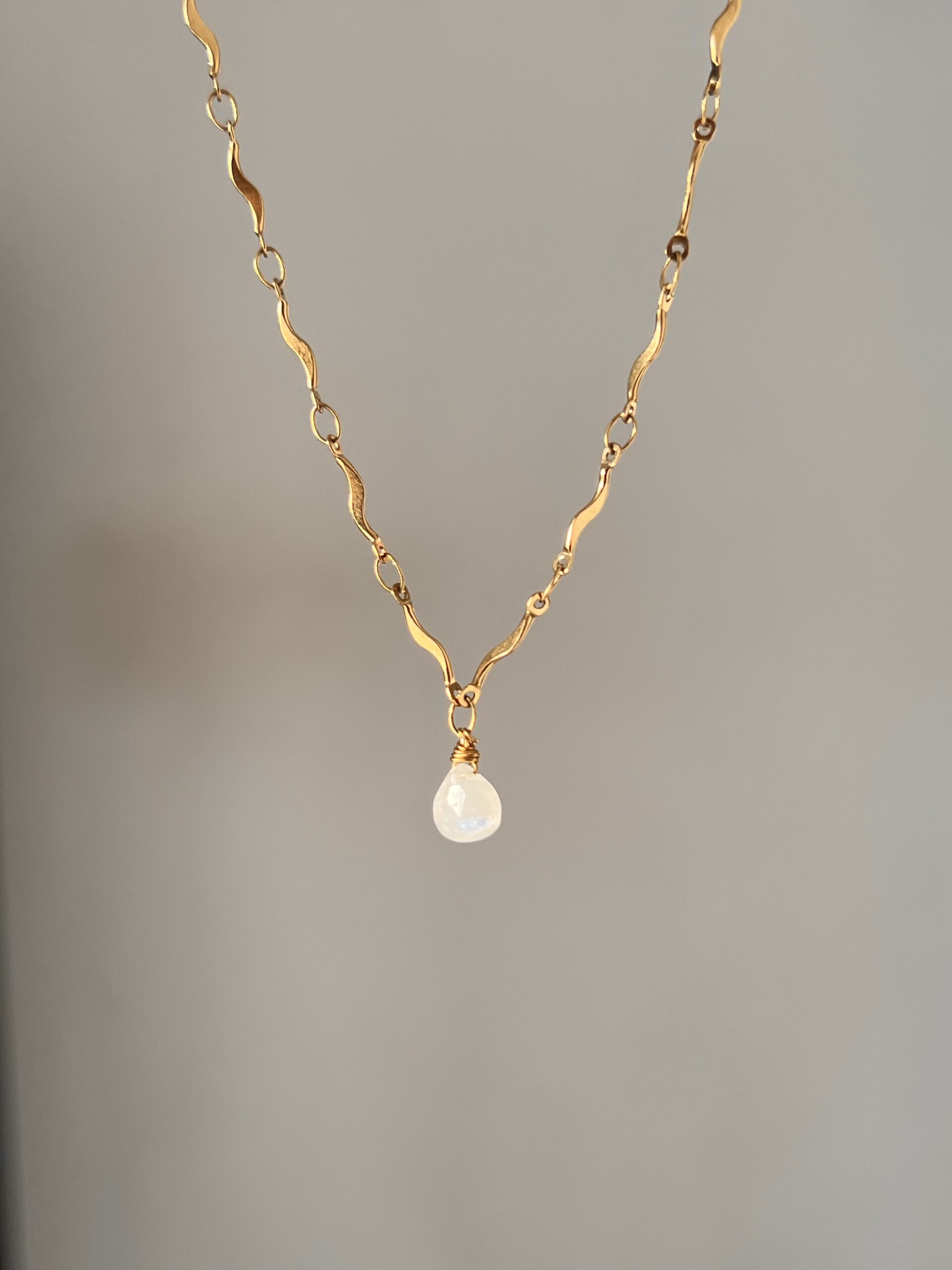 Xamira Moonstone Necklace - Image 4