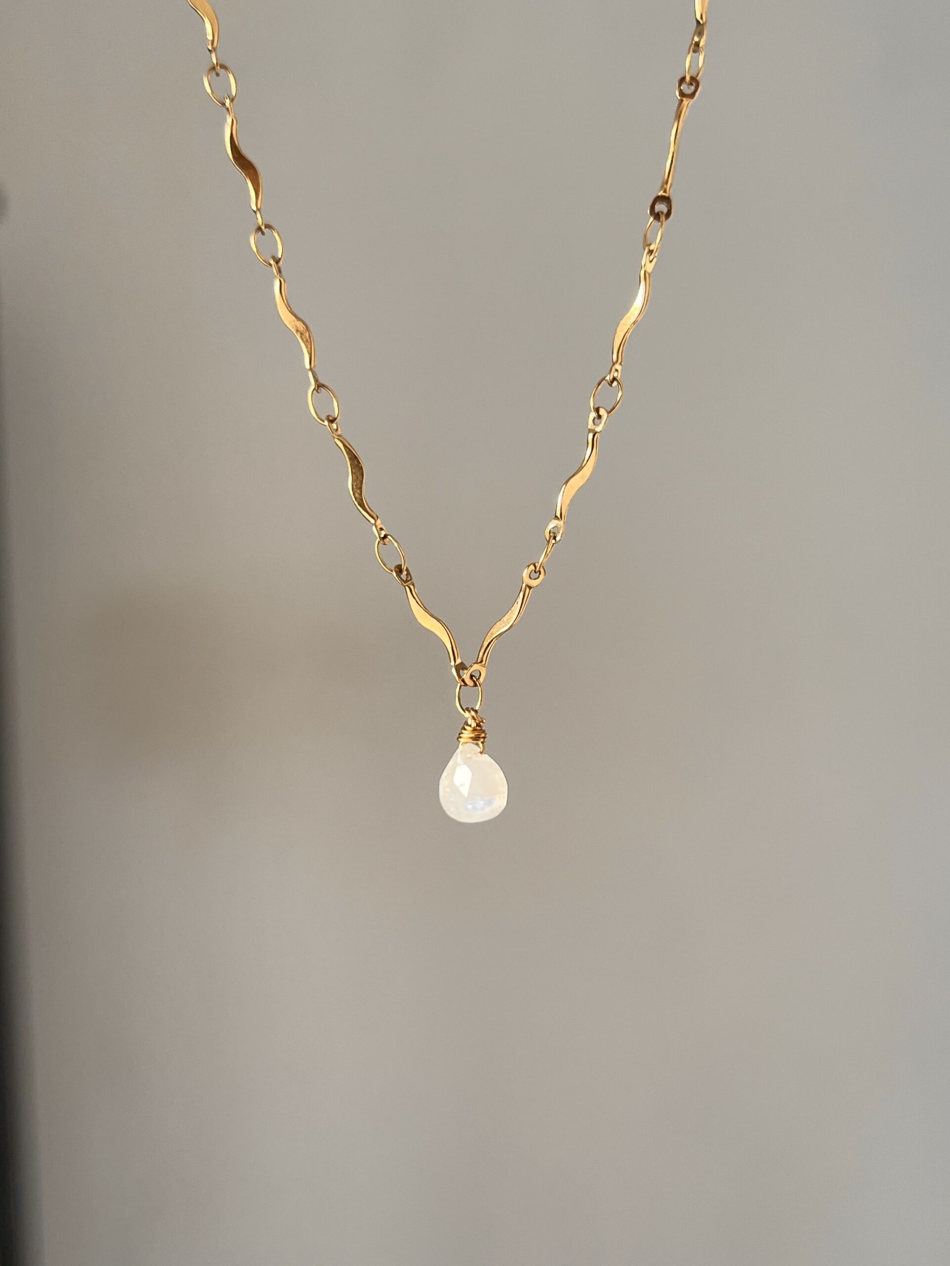 Xamira Moonstone Necklace - Image 2